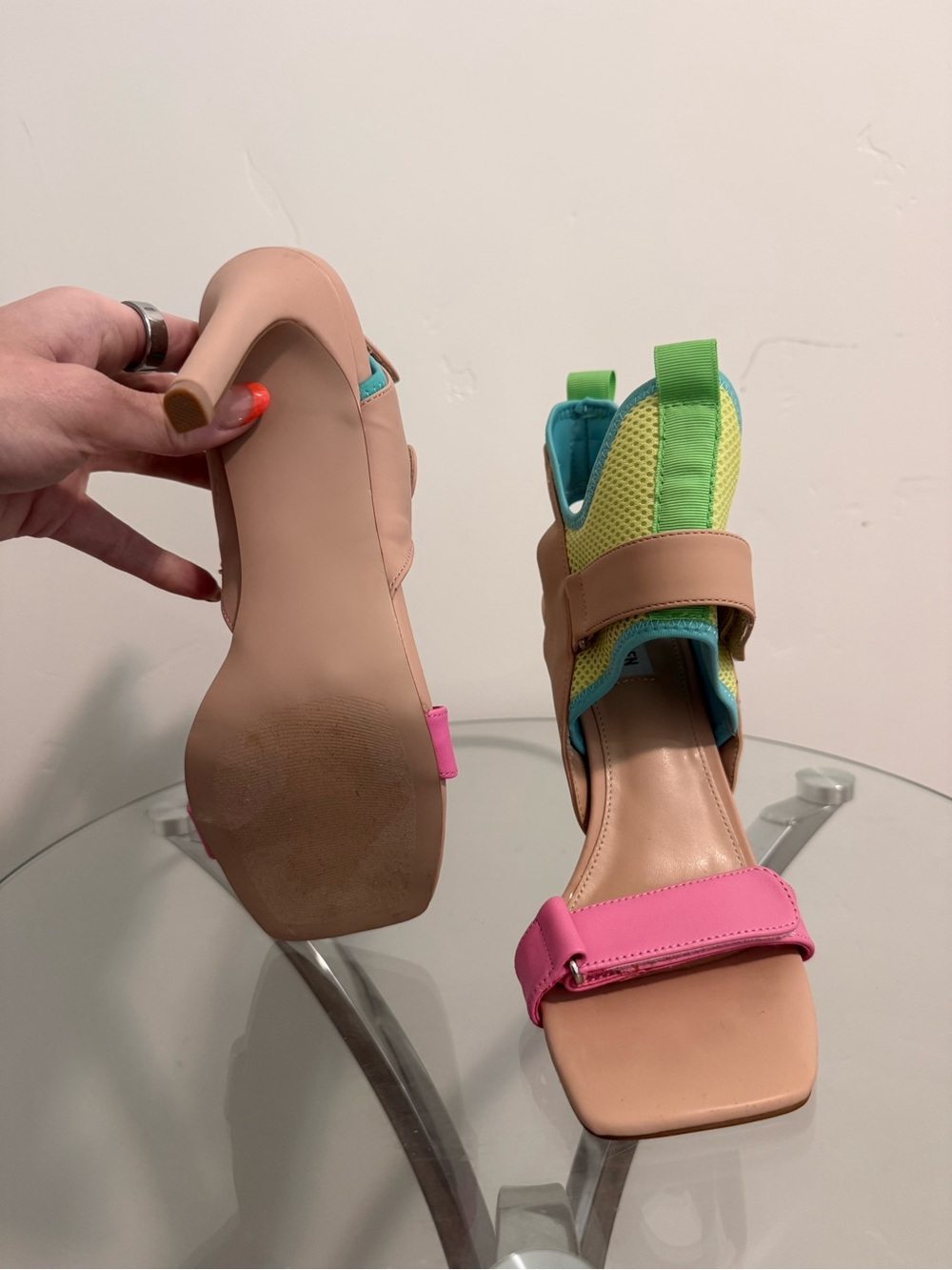 Steve Madden Virtual Tan/Multi heels - Picture 2 of 2